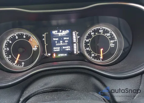 2021 Jeep Cherokee Latitude Lux 4X4 z USA, uszkodzony, nr VIN 1C4PJMMX5MD238113